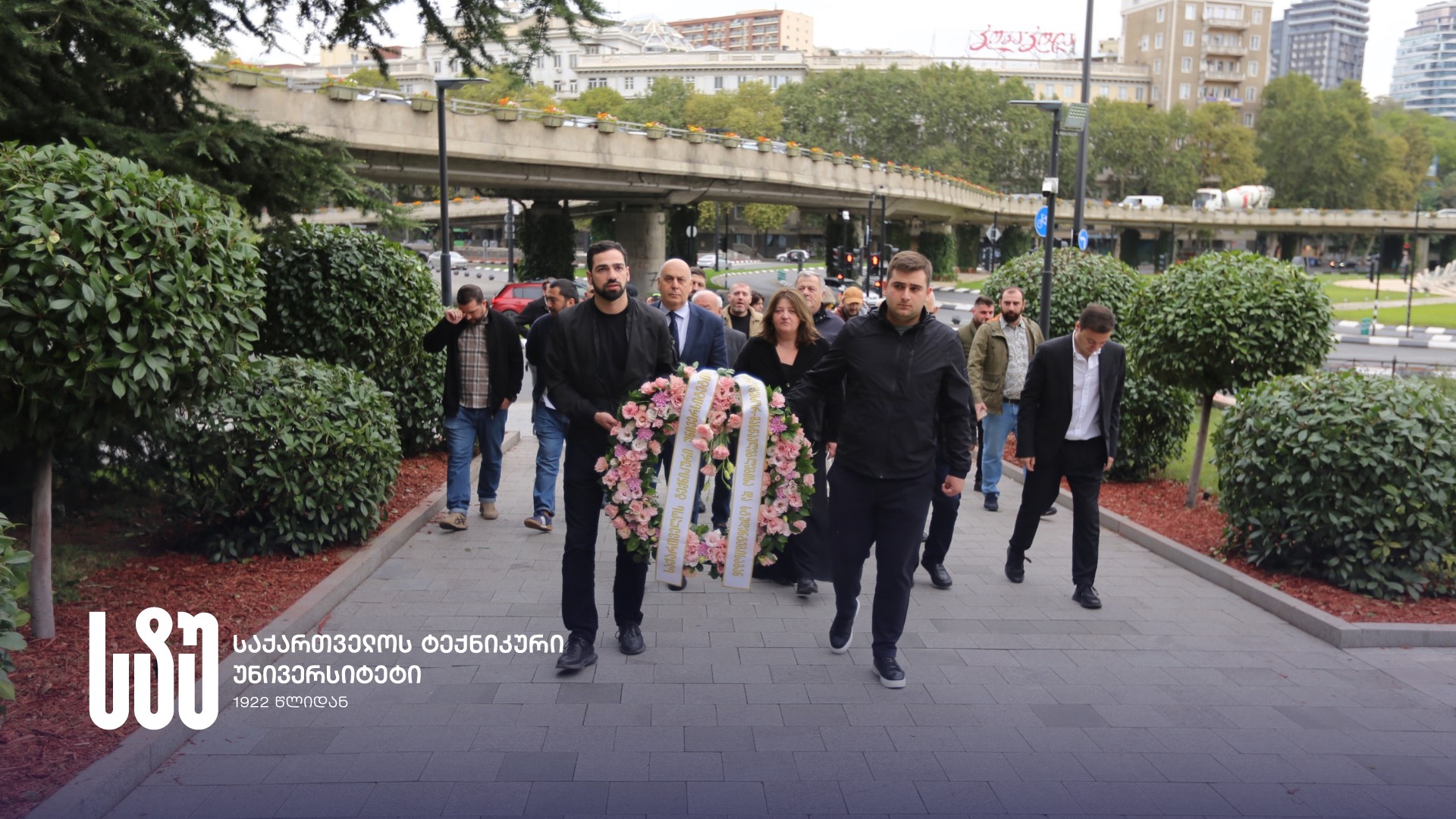 სტუ-ის რექტორი: „27 სექტემბერი არის უმძიმესი დღე, რომელმაც განსაზღვრა ჩვენი ქვეყნის მომავალი და დაგვიტოვა უდიდესი პასუხისმგებლობა ვემსახუროთ სამშობლოს ერთიანობას"